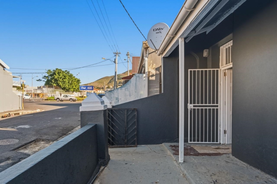 To Let 2 Bedroom Property for Rent in Salt River Western Cape
